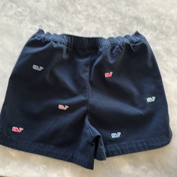 Vineyard Vines Navy Kids Shorts with Logo Whale Embroidery • XS - Picture 5 of 6